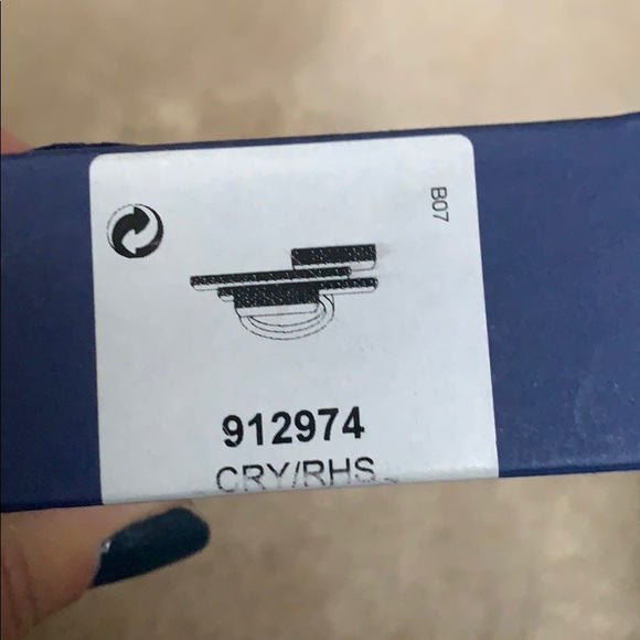 Swarovski Chrystal Statement Ring - Picture 2 of 5